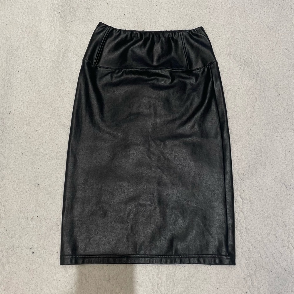 Wilfred Free Vegan Leather Skirt